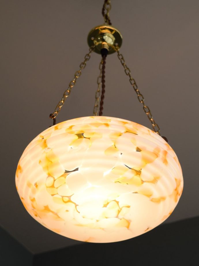 アンティーク照明の美しい灯り