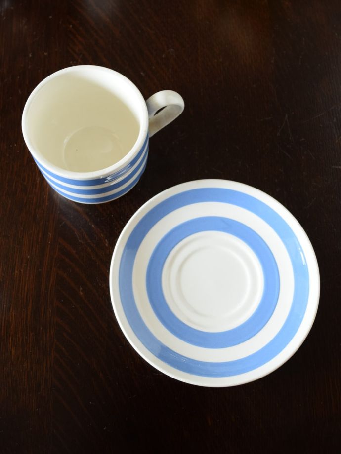 英国アンティークのおしゃれな食器