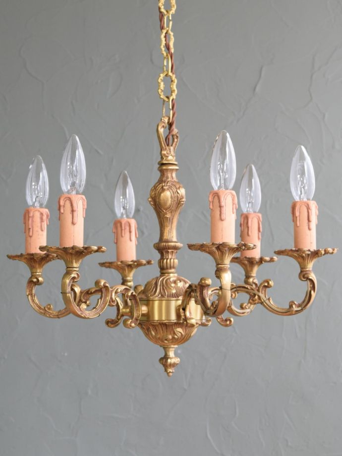 シャンデリアの灯り