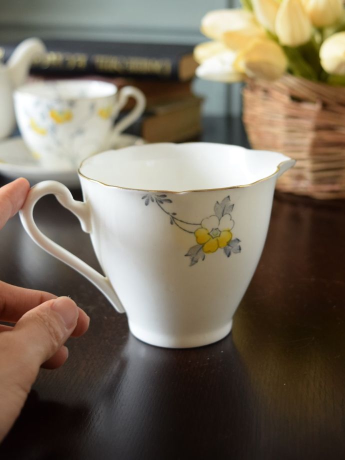 陶磁器のミルクピッチャー