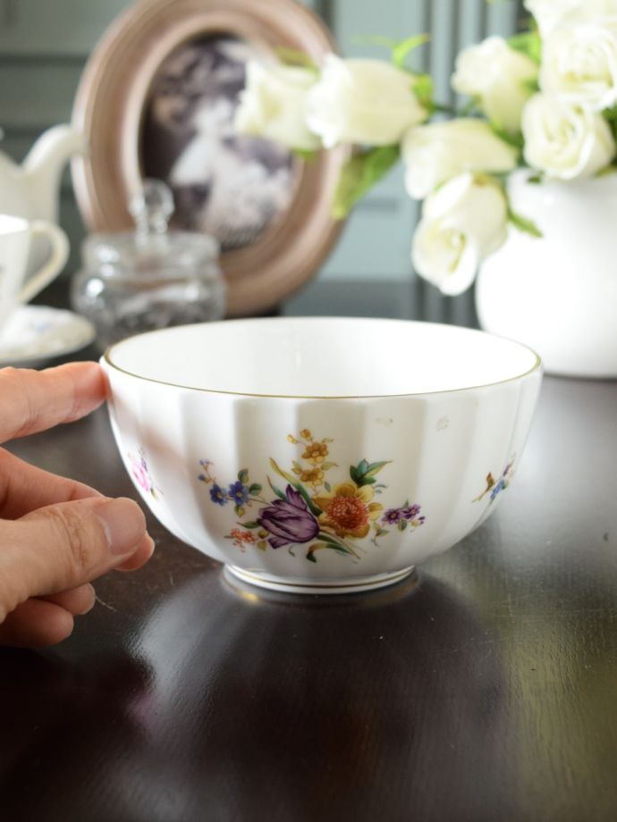 陶磁器のシュガーボウル