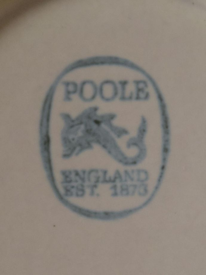 プール・ポタリーのバックスタンプ