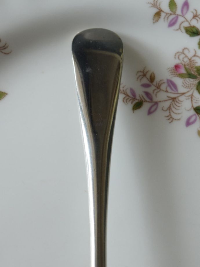 英国シルバーのアンティークカトラリー、装飾が美しいアンティーク