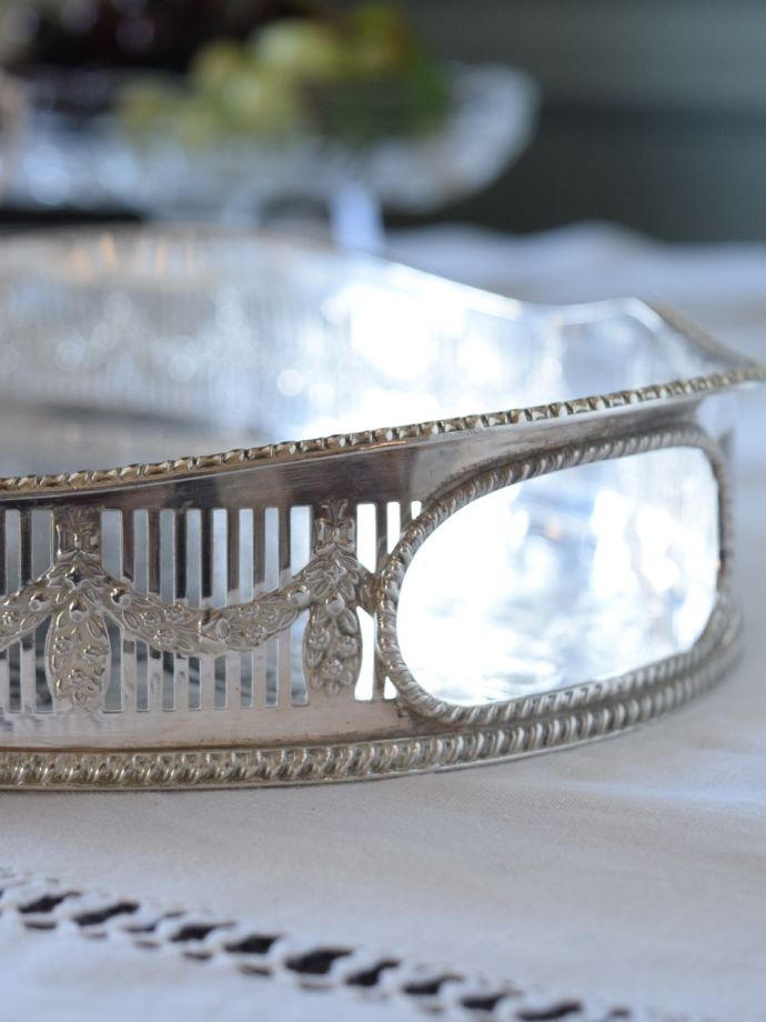 シルバープレートのアンティーク雑貨、透かし彫りが美しいギャラリー