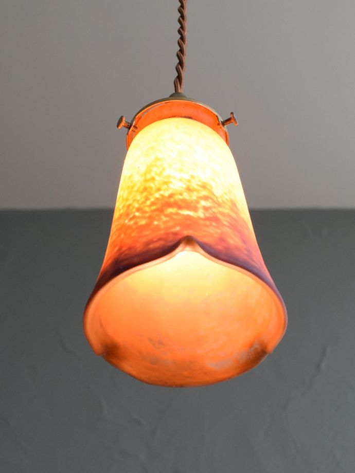 アンティーク照明の美しい灯り