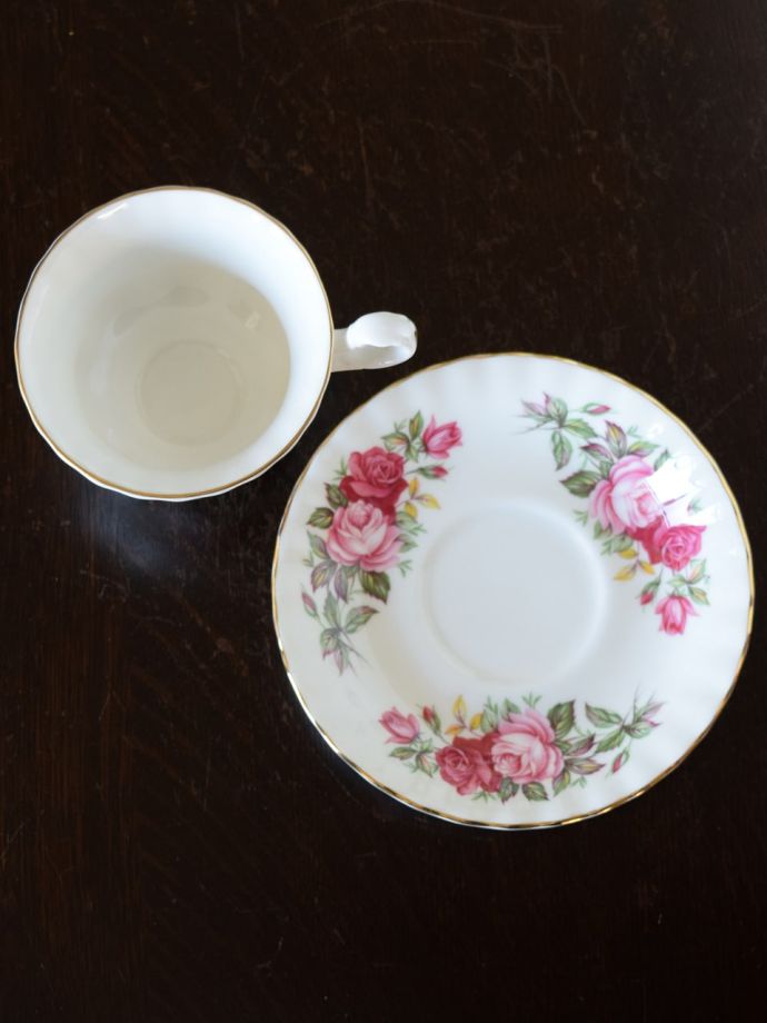 英国アンティークのおしゃれな食器