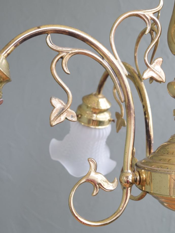 真鍮製のアンティークシャンデリア