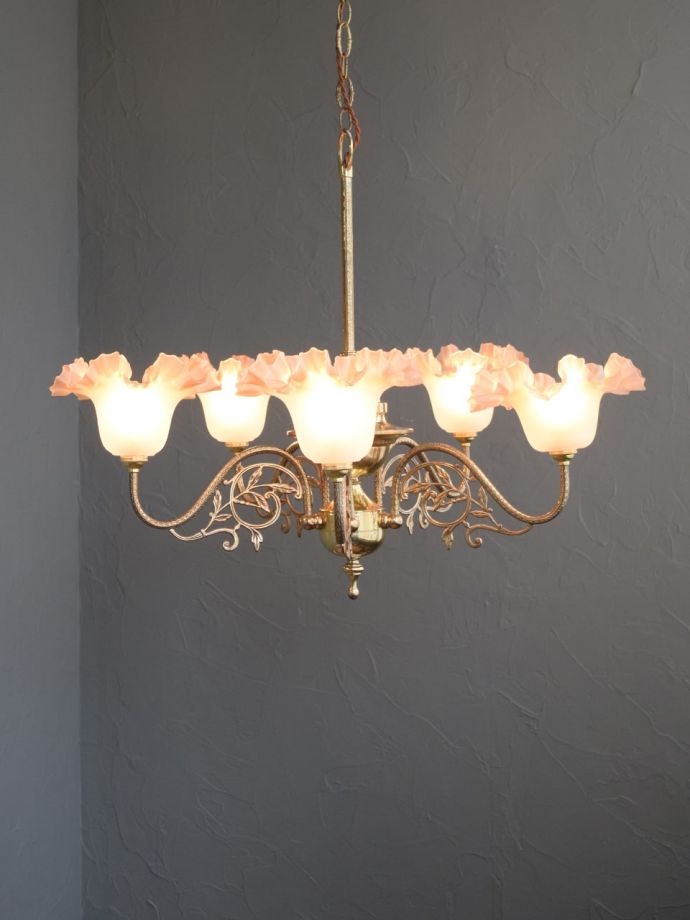 シャンデリアの灯り