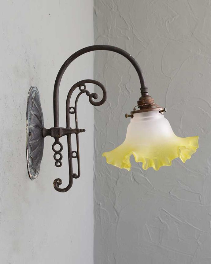 壁付けブラケットの側面