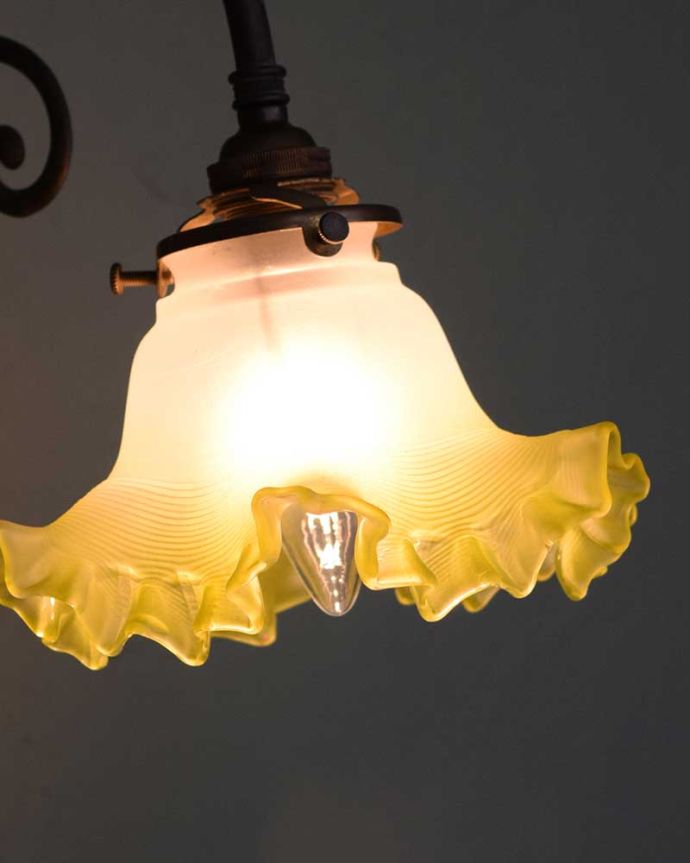 壁付け照明器具のシェード