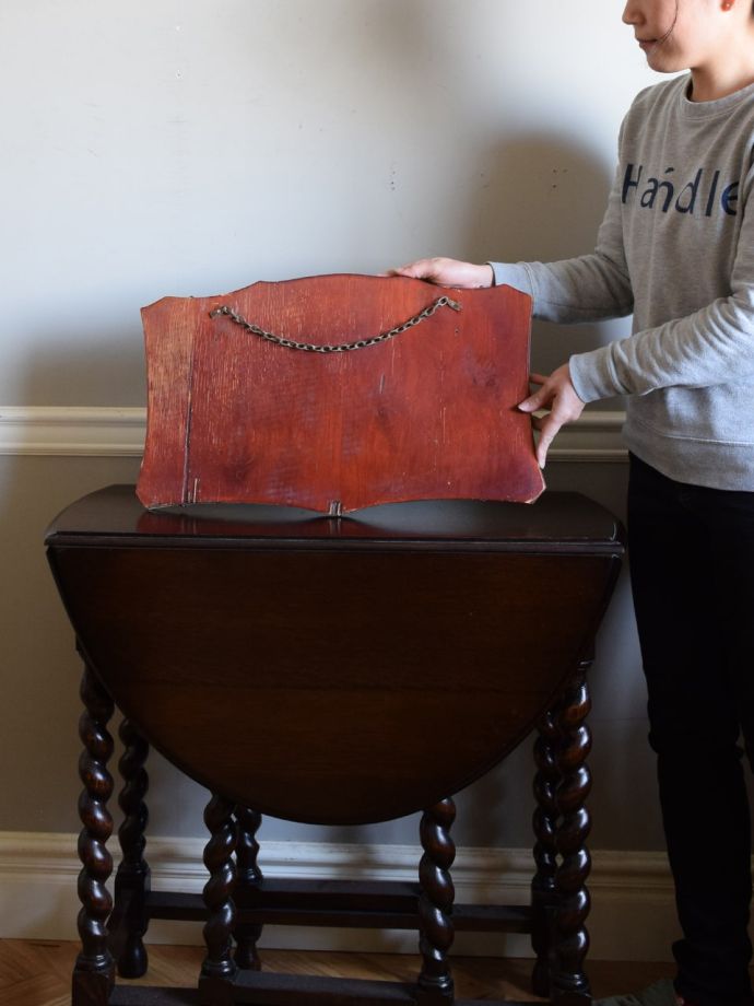 アンティークの鏡の裏