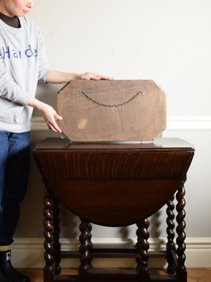 アンティークの鏡の裏