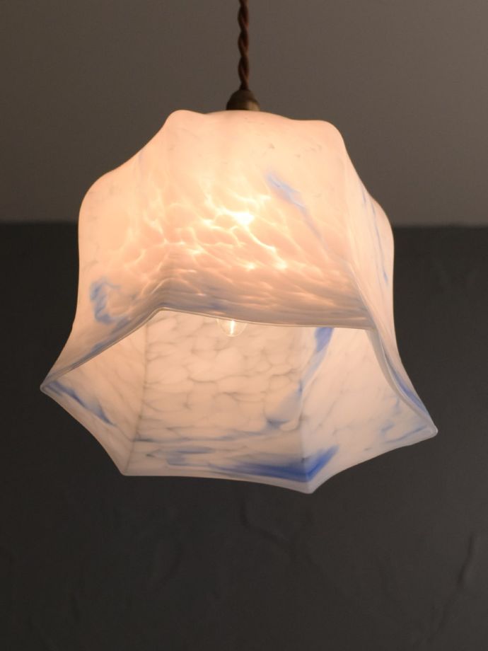 アンティーク照明の美しい灯り