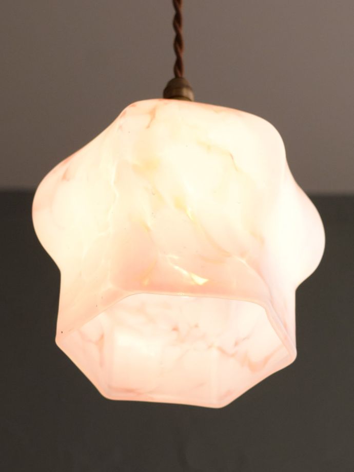 アンティーク照明の美しい灯り