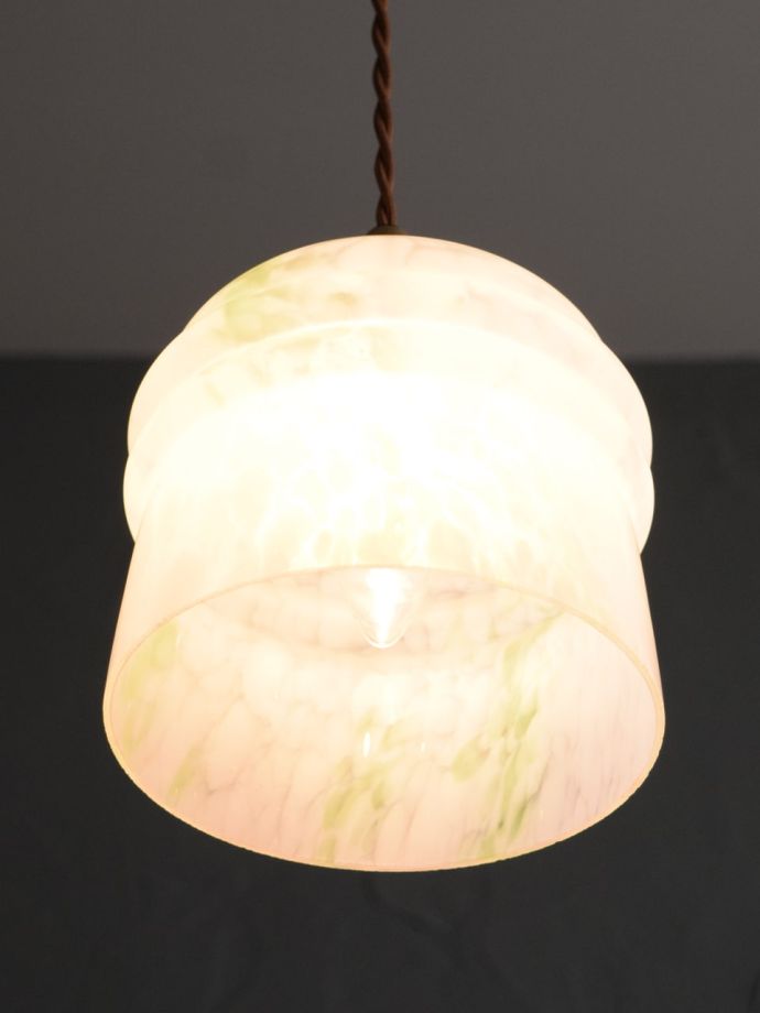 アンティーク照明の美しい灯り