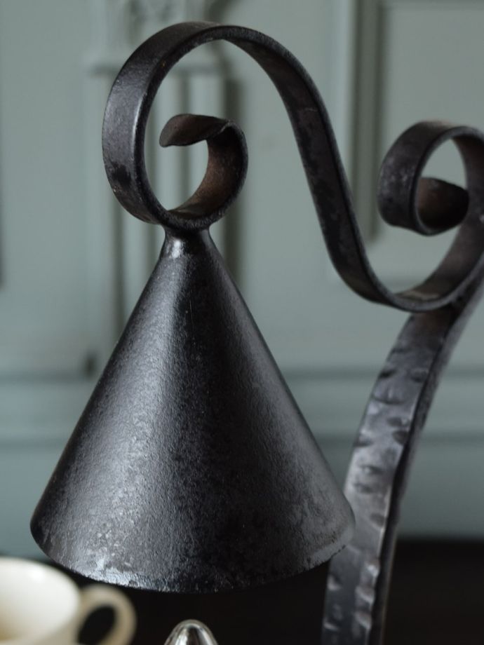 アイアンのアンティーク照明