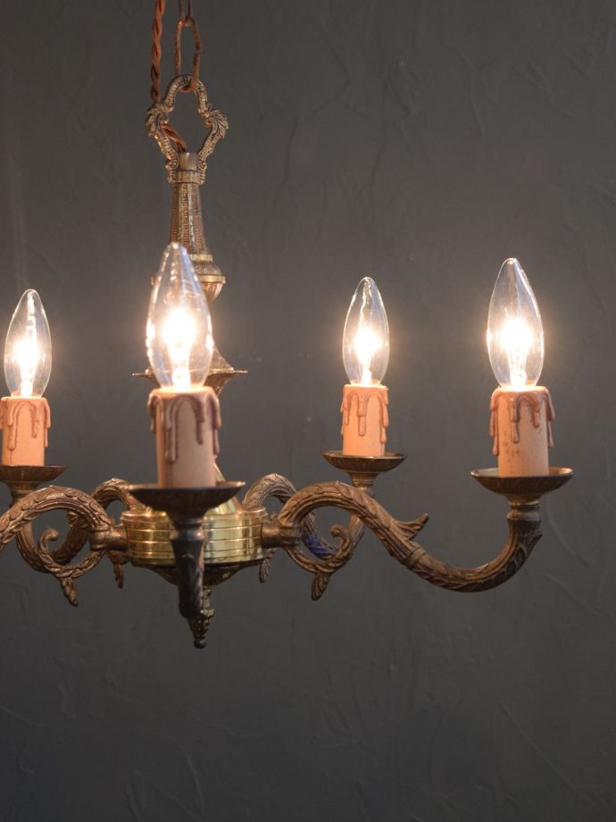 アンティークのシャンデリア