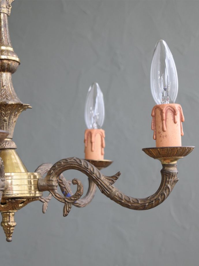 真鍮のシャンデリア