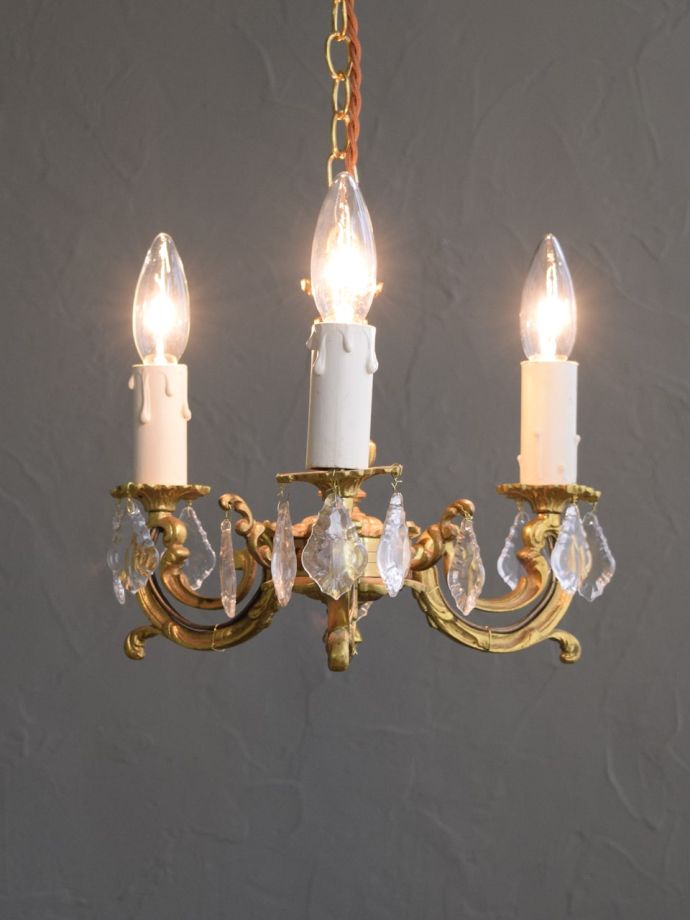 シャンデリアの灯り