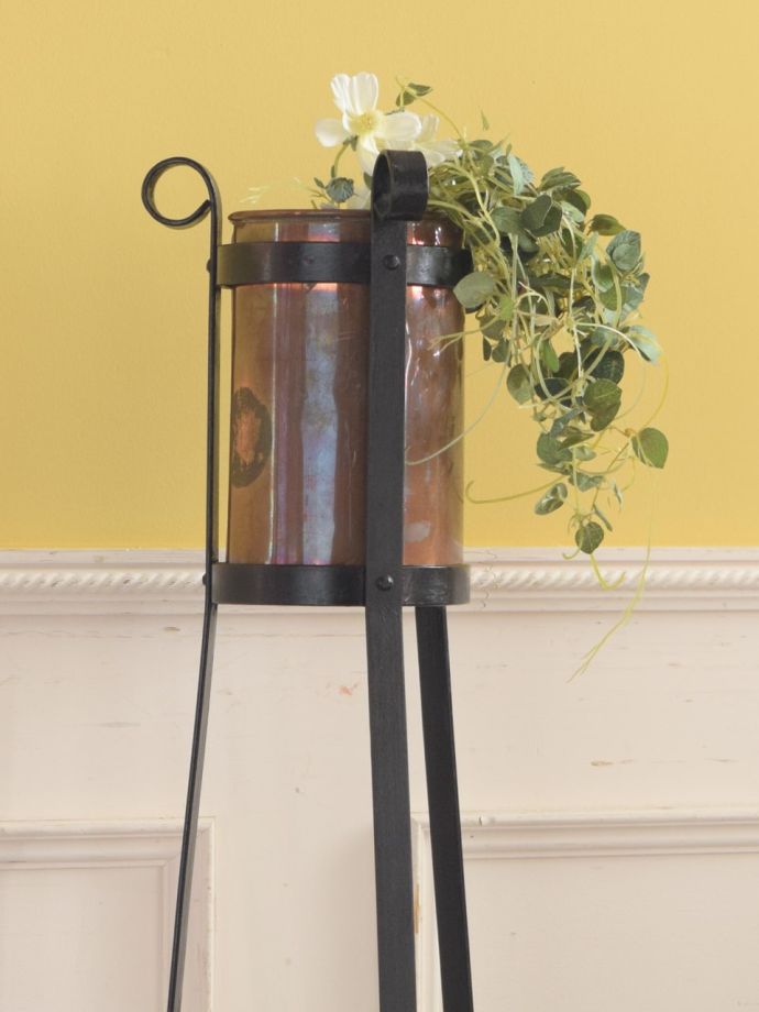 英国のアンティーク家具らしいデザイン