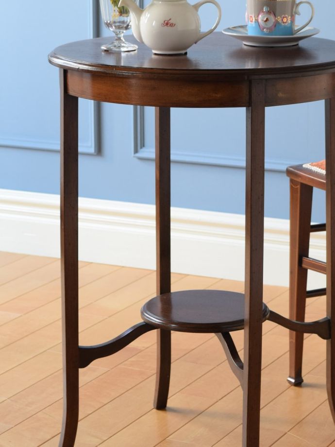 英国のアンティーク家具らしいデザイン