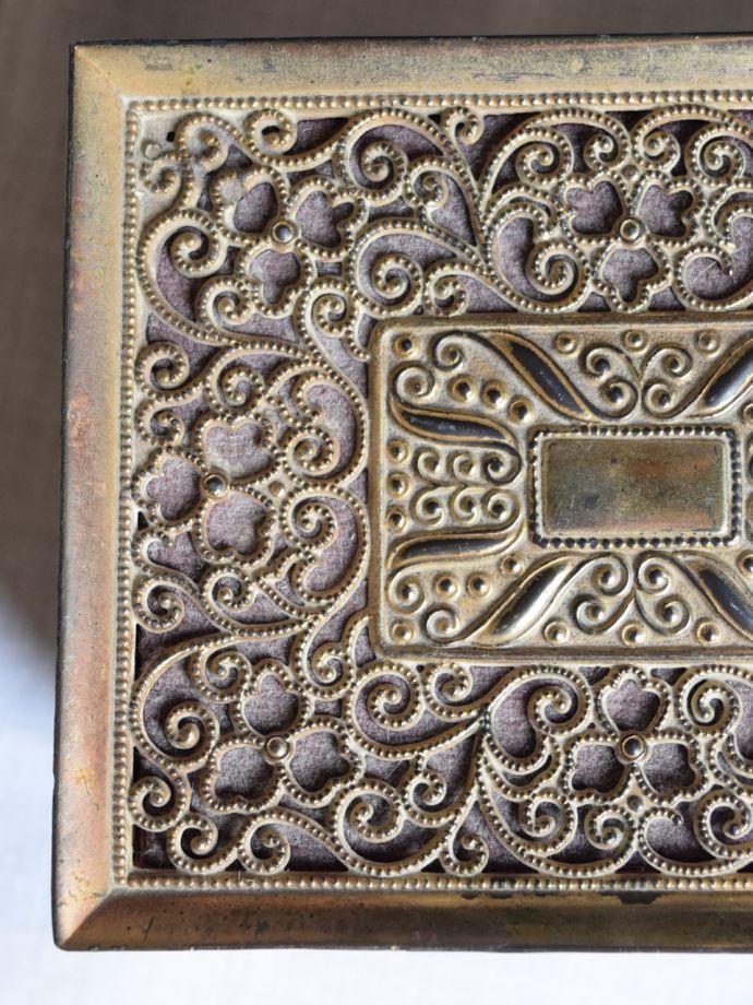 アンティーク　オルゴール イギリスから届いたアンティークのブラスグッズ、真鍮製のオルゴール