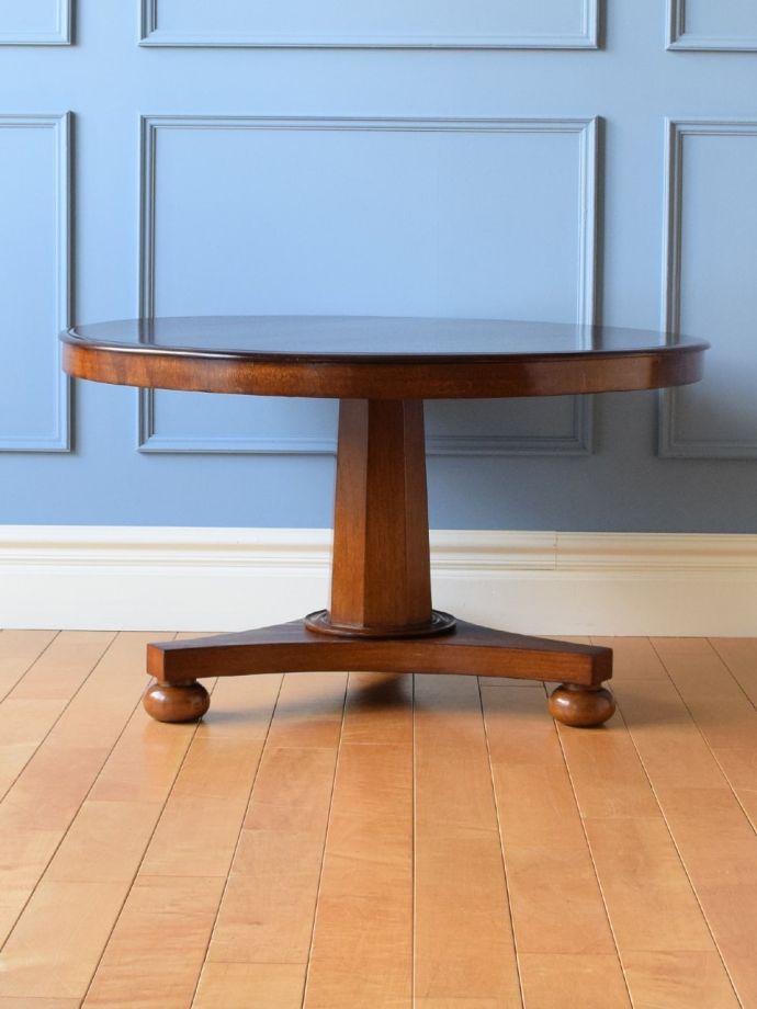 コーヒーテーブルの側面