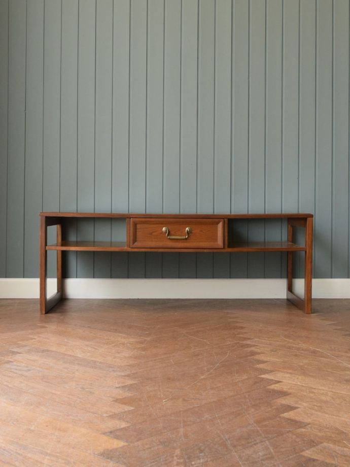 G-プランの家具の側面