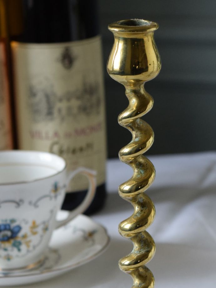 アンティーク真鍮製のキャンドルスタンド