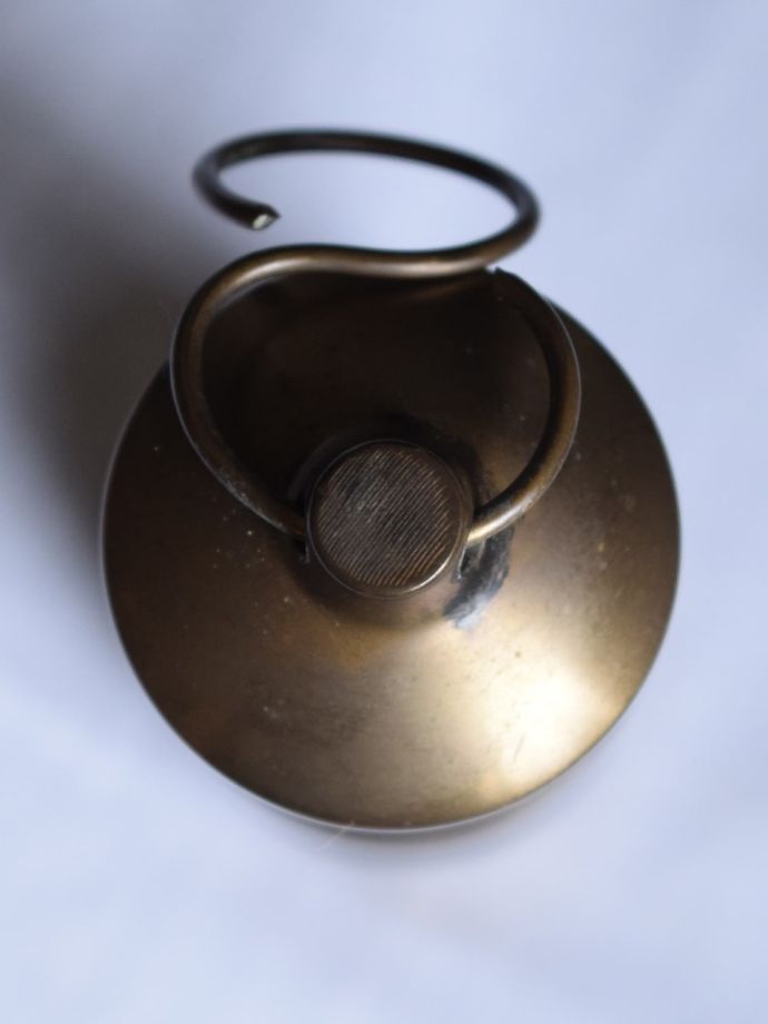 アンティークの真鍮オブジェ