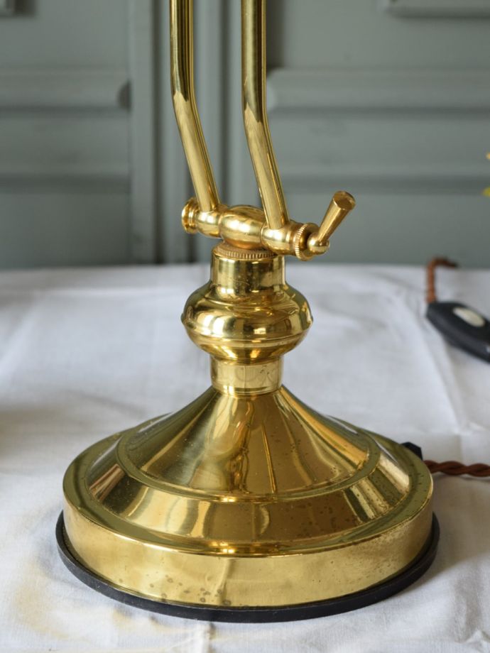 デスクライトの土台