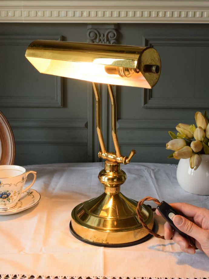 アンティークのデスクライト