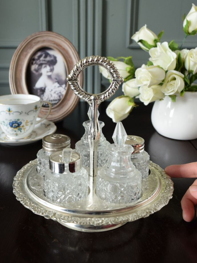 オールド・バカラ 純銀台座調味料入れ 塩入れ スターリングシルバー アンティーク オールド・バカラ 純銀台座調味料入れ 塩入れ スターリングシルバー