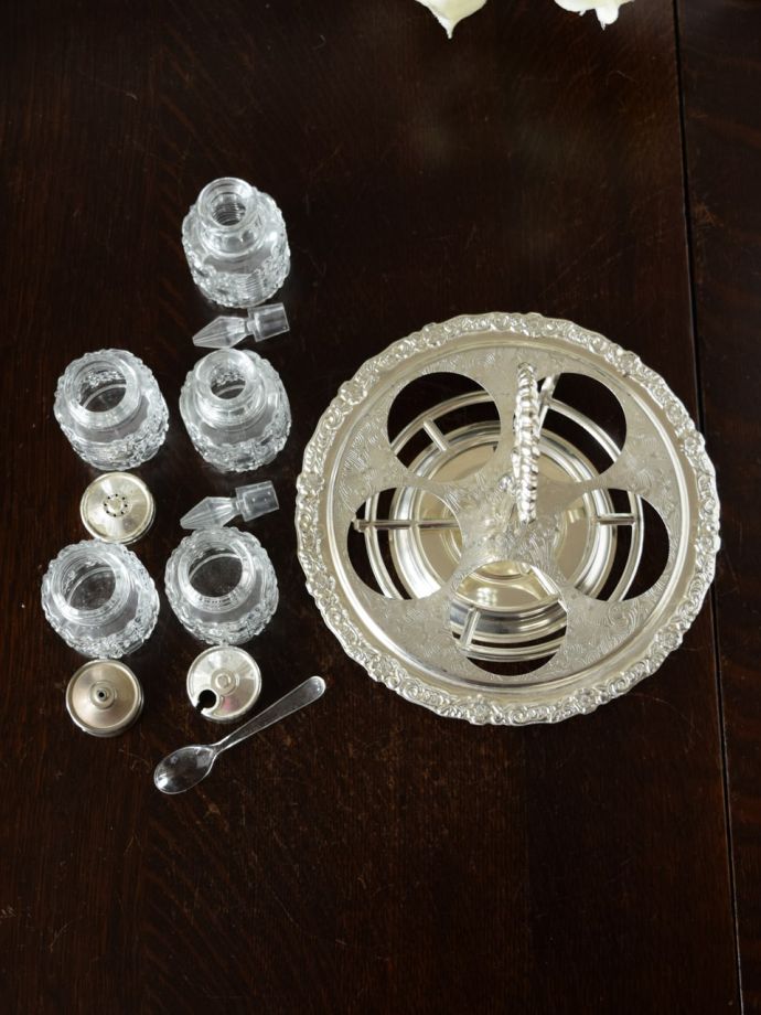 アンティークのおしゃれな調味料入れセット、シルバー×プレスドグラス