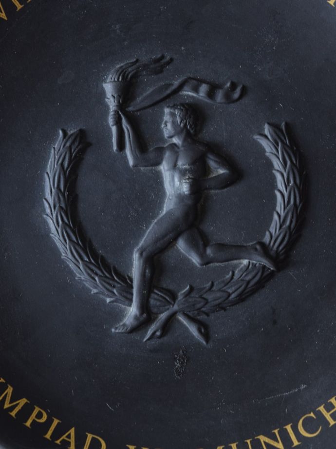 アンティークウェッジウッドの記念プレート