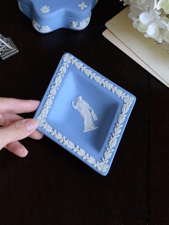 ウェッジウッドのプレート