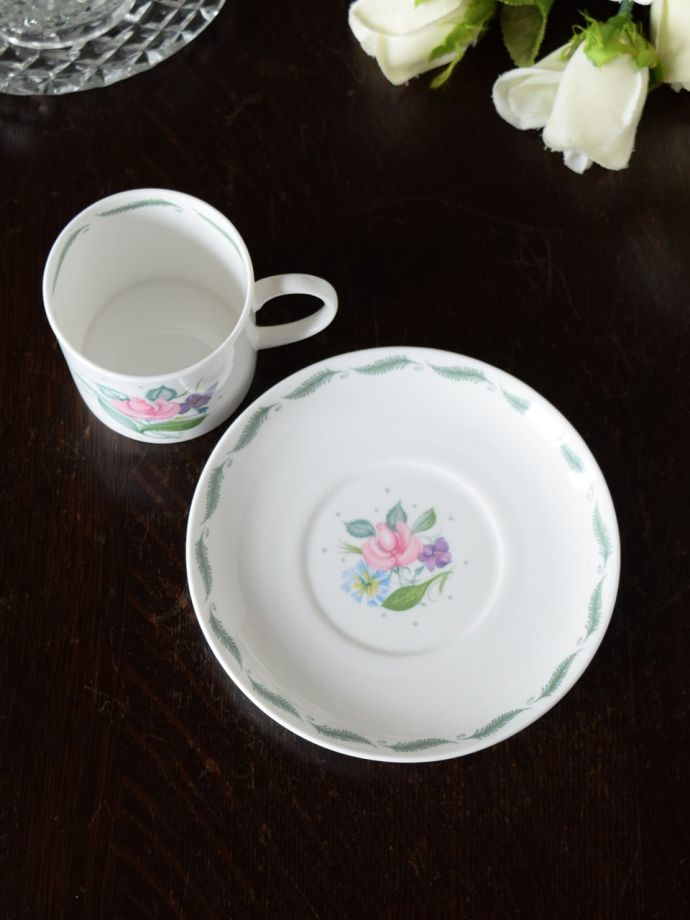 英国アンティークのおしゃれな食器