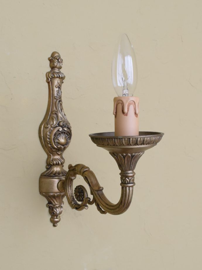 アンティークの壁付け照明