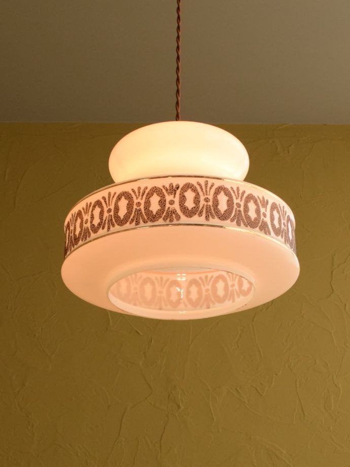 アンティーク照明の美しい灯り