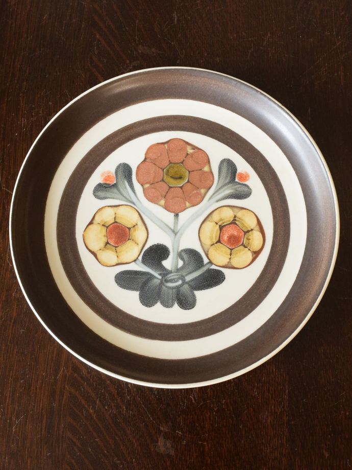 英国アンティークのおしゃれな食器