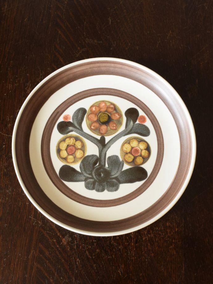 英国アンティークのおしゃれな食器