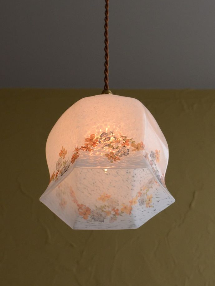 アンティーク照明の美しい灯り