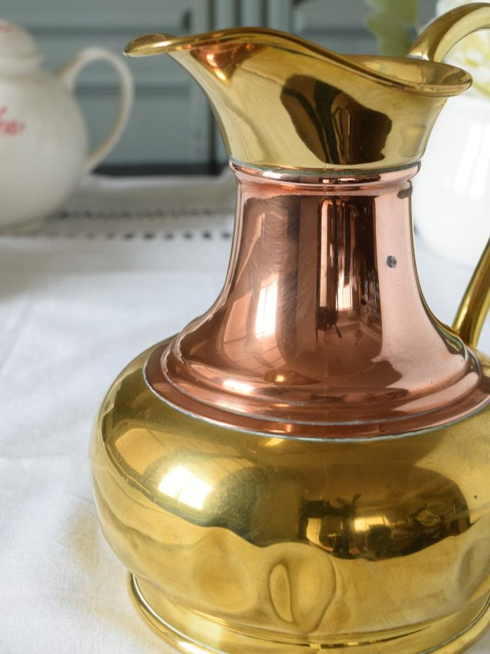 アンティーク真鍮製のジャグ