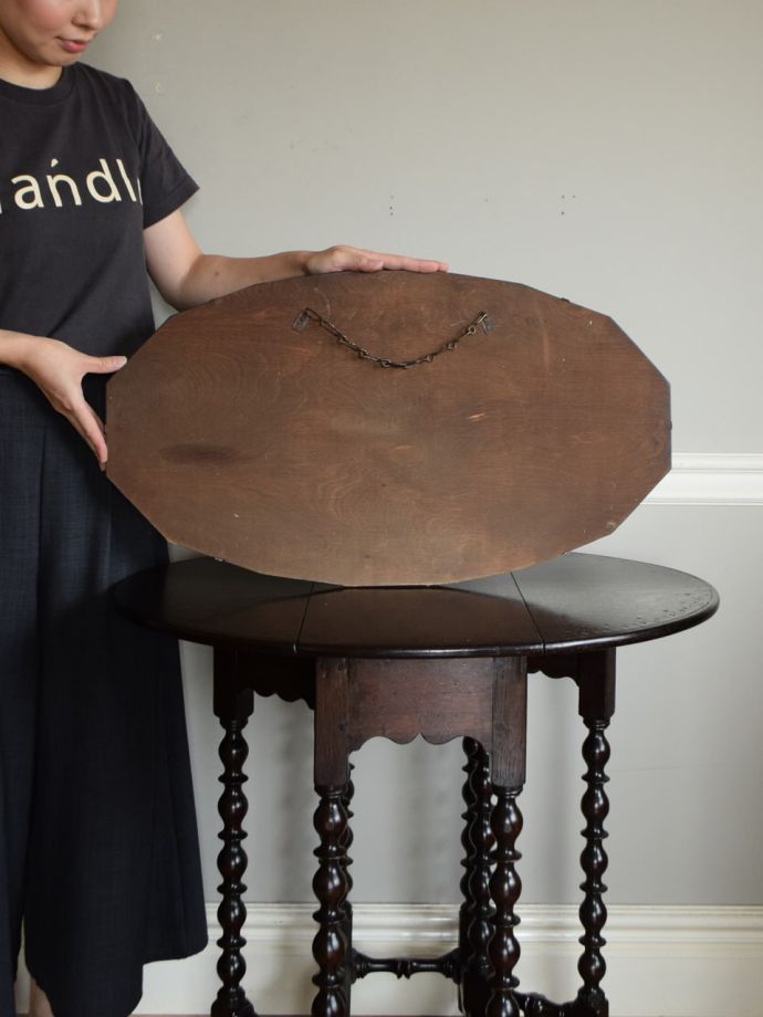 アンティークの鏡の裏