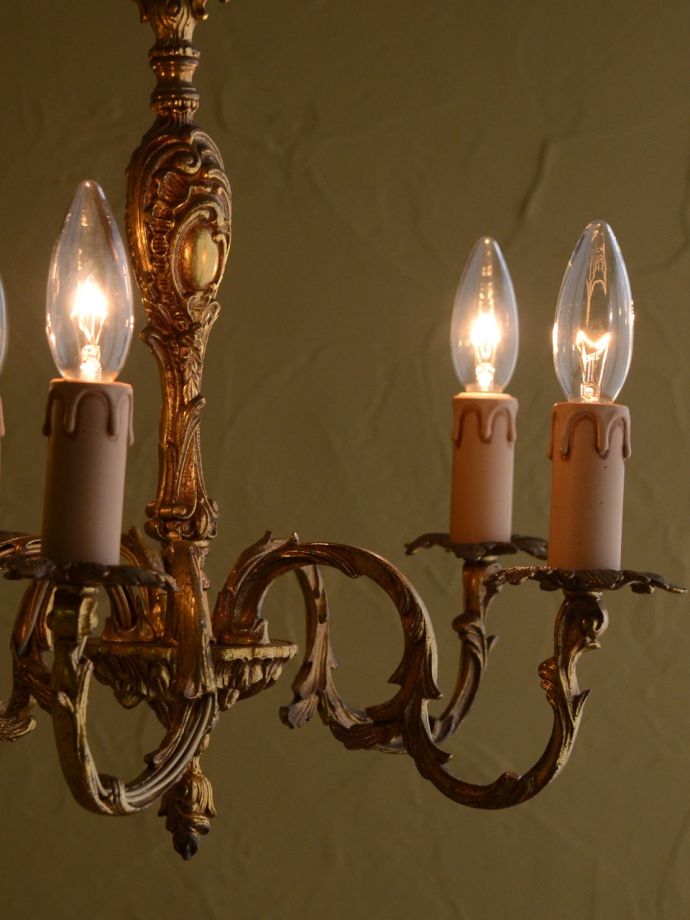 アンティークのシャンデリア