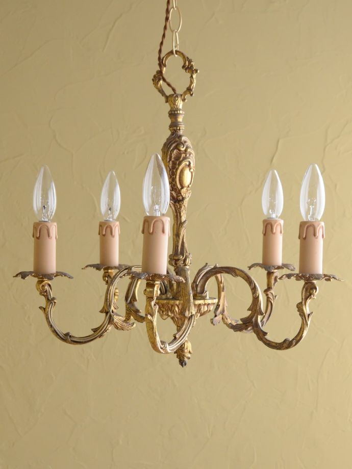 シャンデリアの灯り