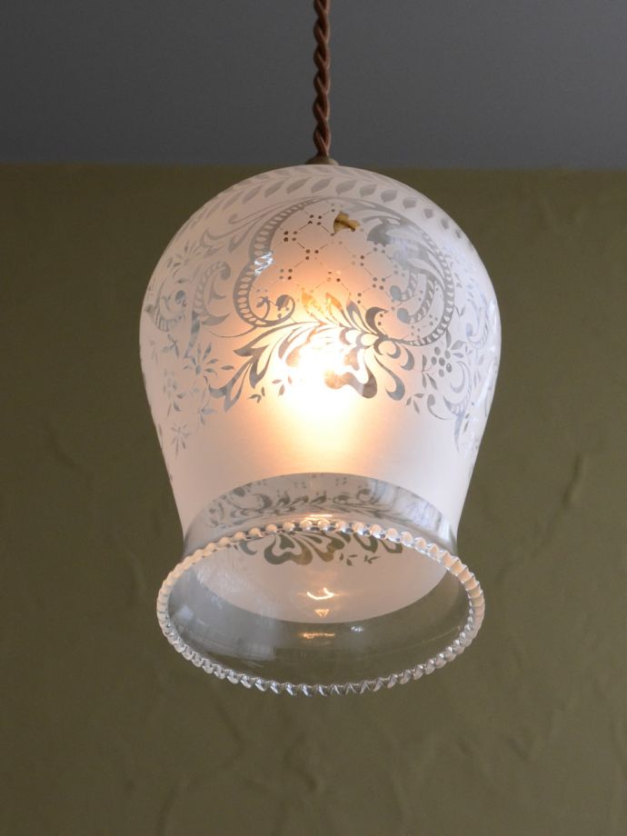 アンティーク照明の美しい灯り