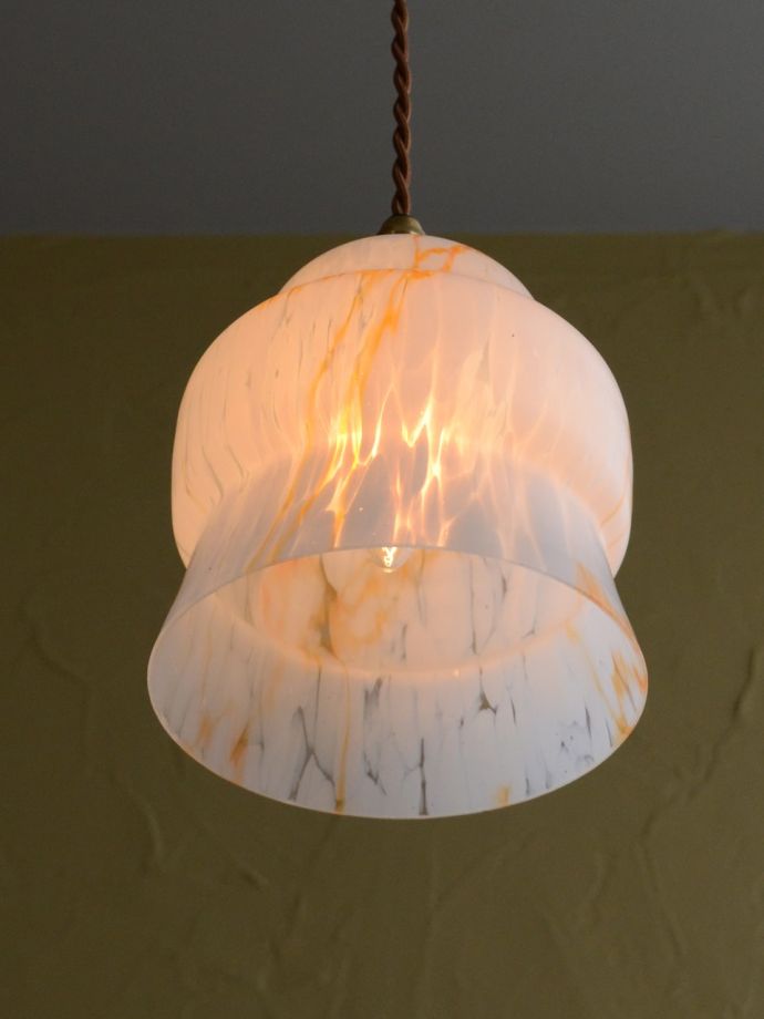 アンティーク照明の美しい灯り