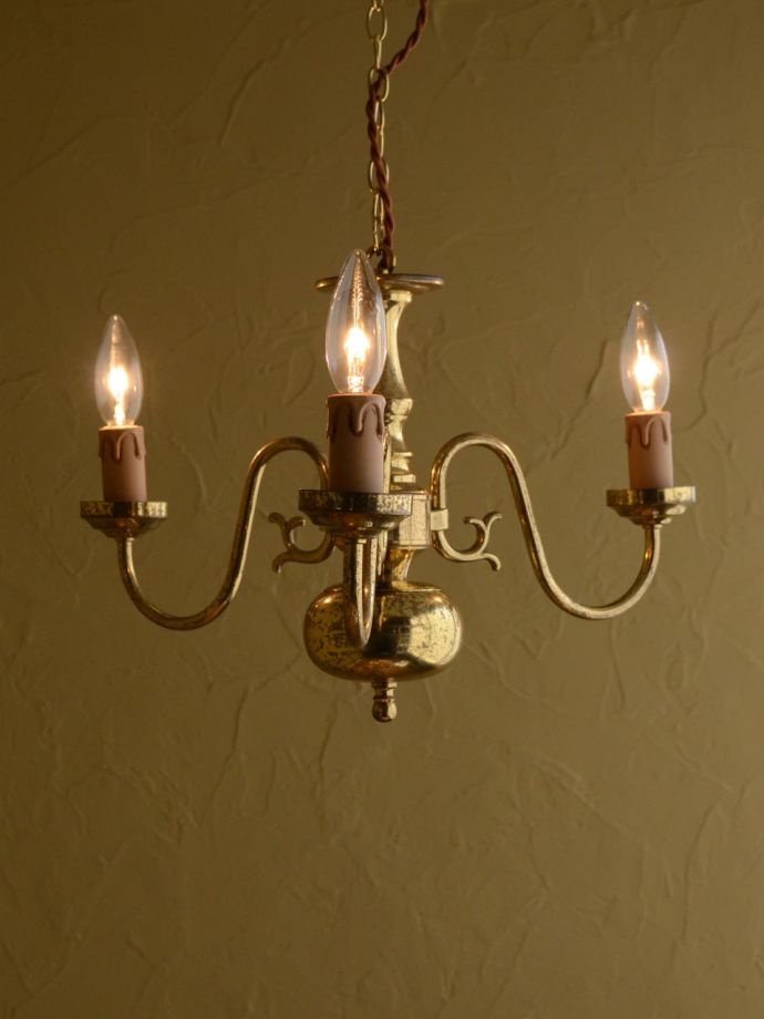 シャンデリアの灯り