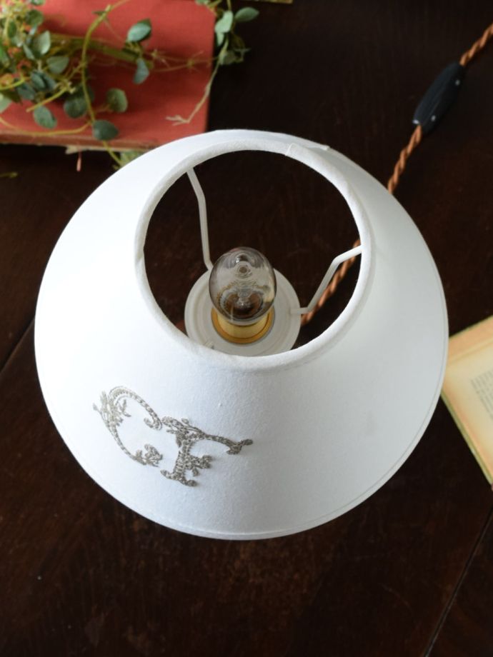 ホルダータイプのシェードです。